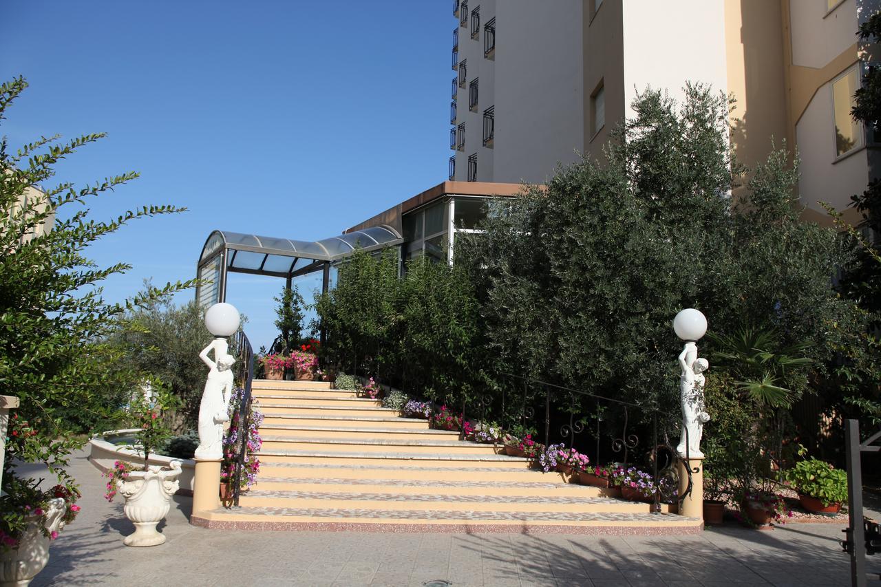 Hotel Plaza Llido Degli Estensi Eksteriør bilde