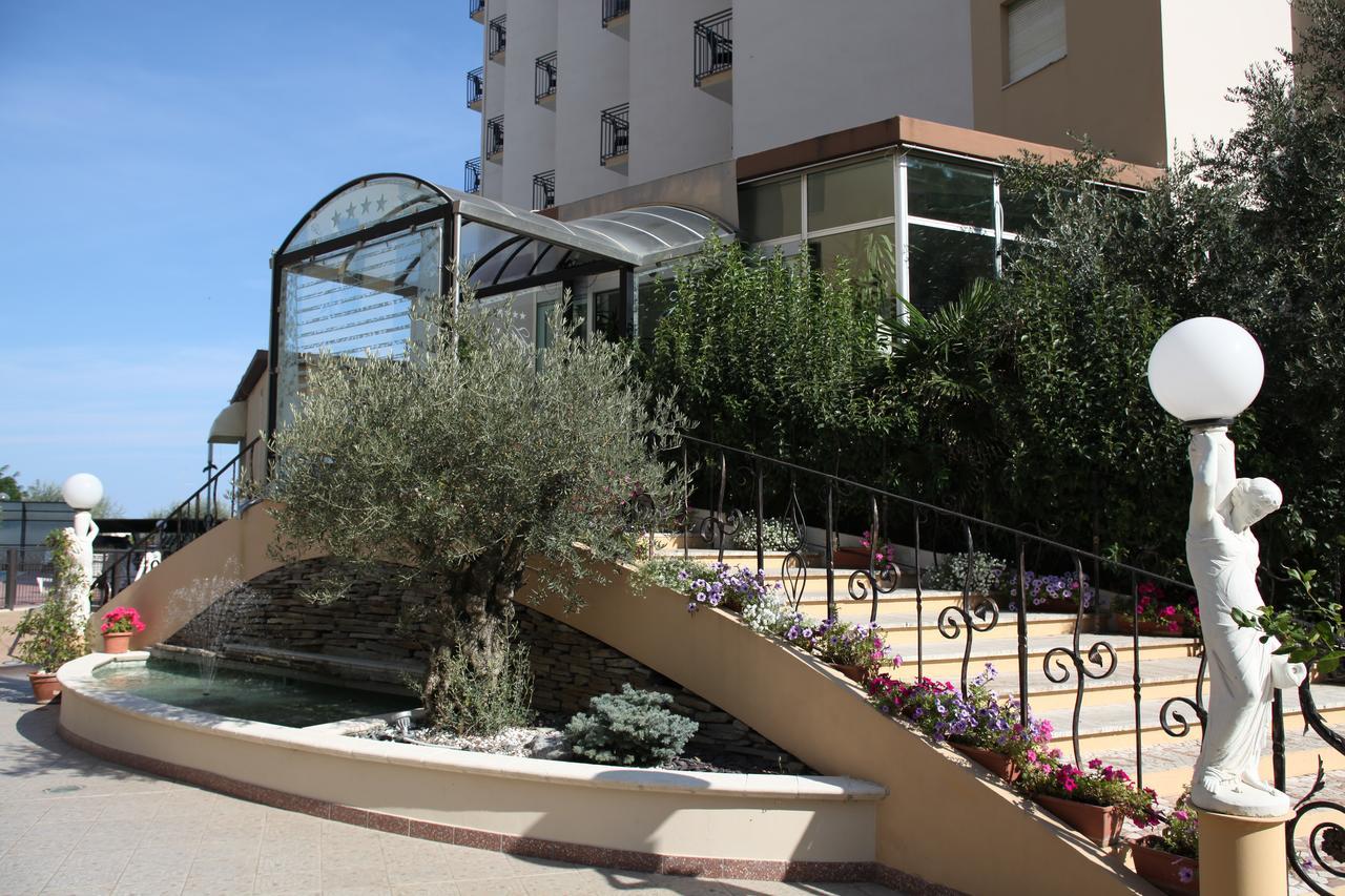 Hotel Plaza Llido Degli Estensi Eksteriør bilde