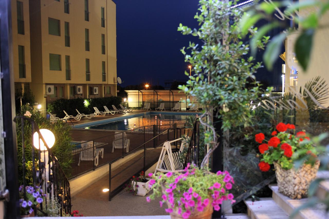 Hotel Plaza Llido Degli Estensi Eksteriør bilde