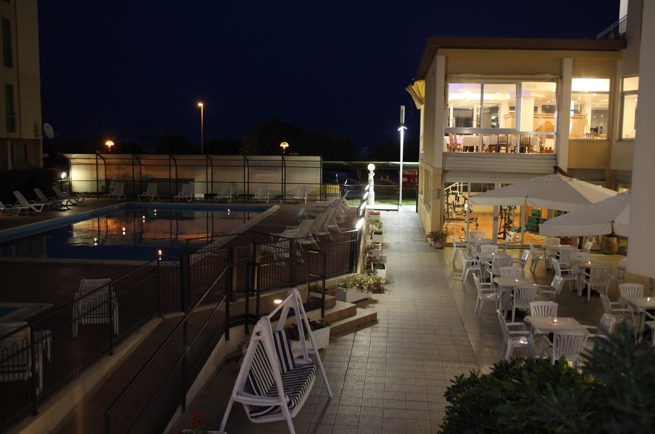 Hotel Plaza Llido Degli Estensi Eksteriør bilde
