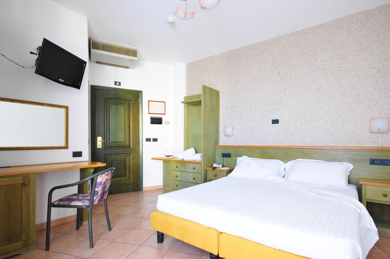 Hotel Plaza Llido Degli Estensi Eksteriør bilde