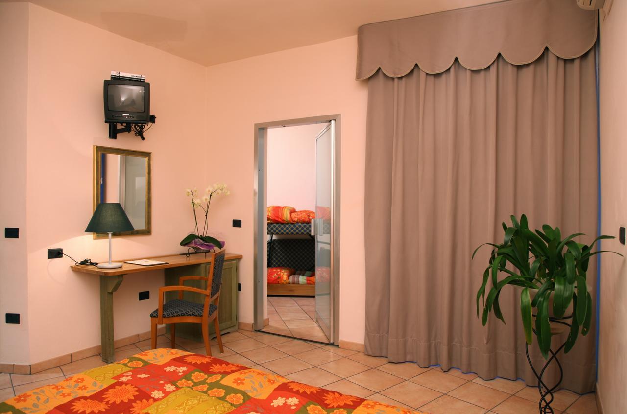 Hotel Plaza Llido Degli Estensi Eksteriør bilde