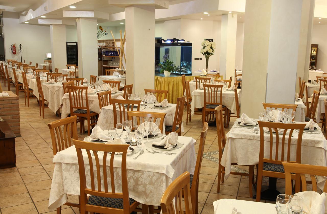 Hotel Plaza Llido Degli Estensi Eksteriør bilde