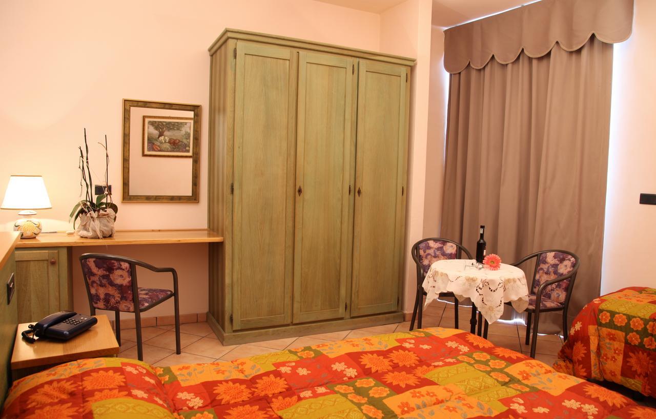 Hotel Plaza Llido Degli Estensi Eksteriør bilde