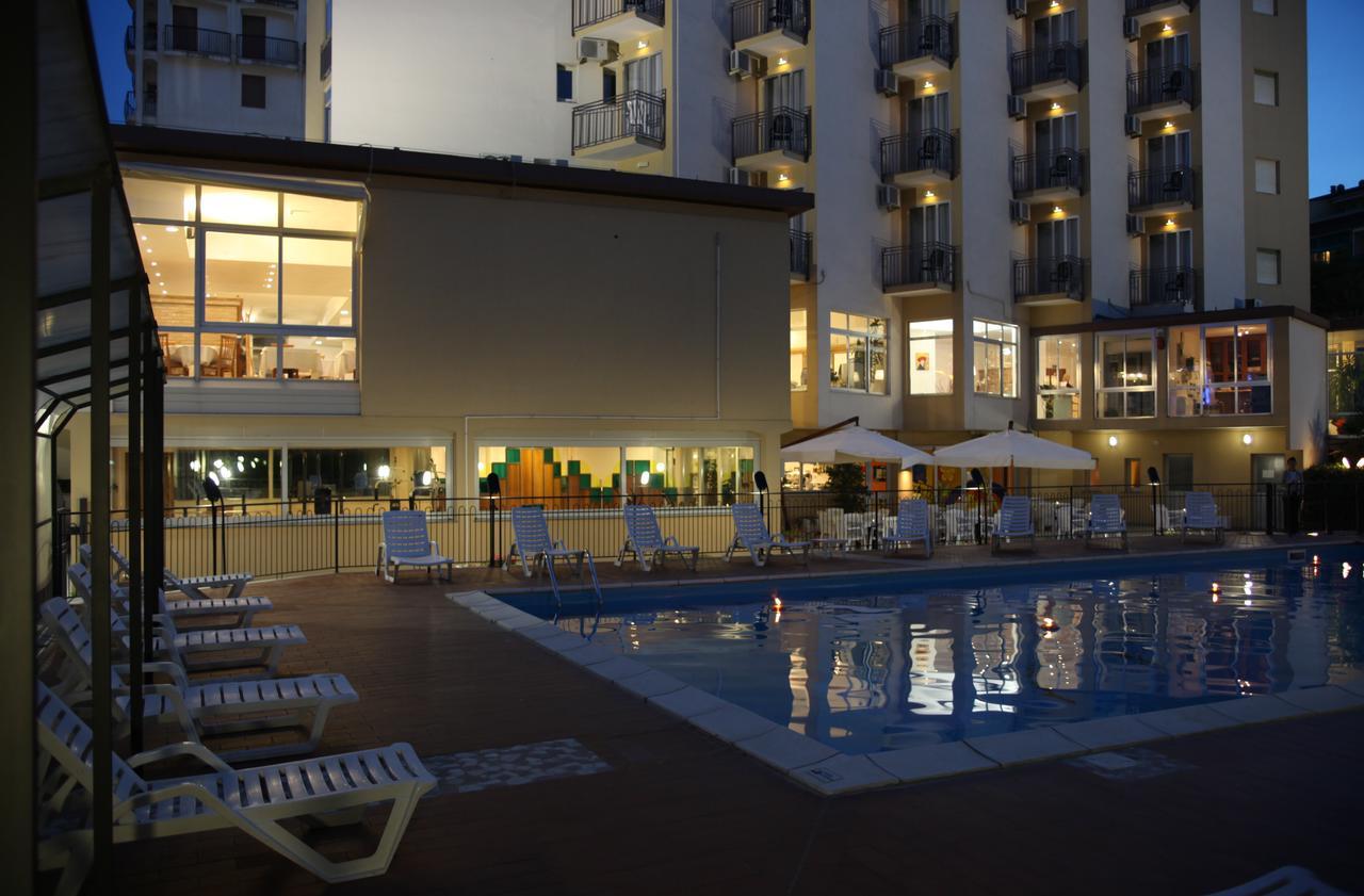 Hotel Plaza Llido Degli Estensi Eksteriør bilde