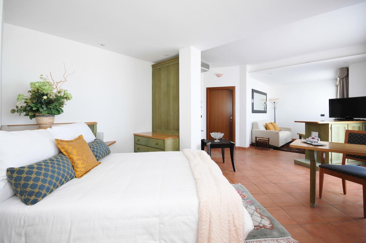 Hotel Plaza Llido Degli Estensi Eksteriør bilde
