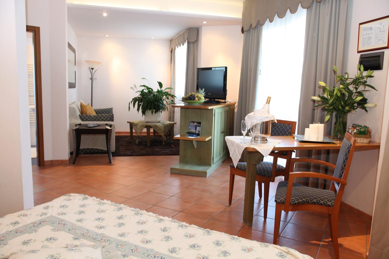 Hotel Plaza Llido Degli Estensi Eksteriør bilde