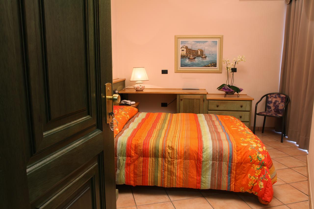 Hotel Plaza Llido Degli Estensi Eksteriør bilde